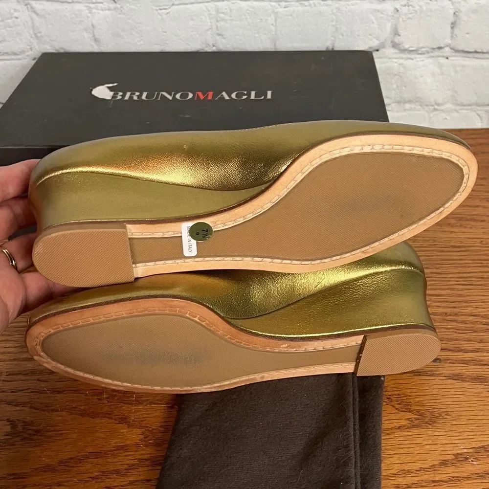Bruno Magli Italian Nisako Carrera Gold open toe wedge heel New w/tags & box 7.5